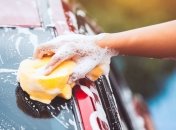 Як правильно мити машину влітку
