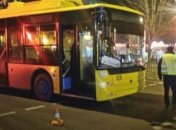 В Полтаве троллейбус сбил троих детей