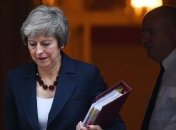 Консерваторы Британии собираются выразить недоверие Мэй