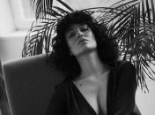 "Я ревнивая безумно": Даша Астафьева оголила грудь на фото