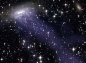 Астрономы выяснили, чем питаются черные дыры в галактиках с "щупальцами"