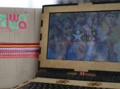 Высокие технологии для бедных: в Перу создали деревянный ноутбук