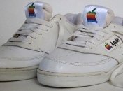 В Сети начали продавать кроссовки от Apple