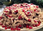 Такой салат гости точно оценят