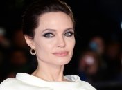 Анджелина Джоли вместе с сыном снимет фильм о войне 