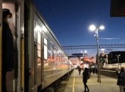 Спецпоезд с украинцами отправился из Риги в Киев (Фото)