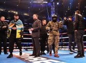 Денис Беринчик в форме бойца ВСУ поднялся на ринг