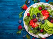 ТОП-5 самых вкусных салатов с клубникой