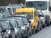 Владельцы авто с иностранными номерами блокируют дорогу перед ПП "Ужгород"