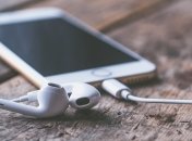 Как ставить смартфон на зарядку, чтобы с ним ничего не случилось