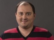 Известный комик поднял судью шоу "Голос країни" с тренерского кресла (Видео)