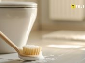 Жовту смугу на унітазі можна очистити народними методами (зображення створено за допомогою ШІ)