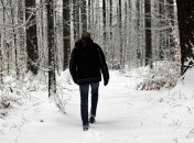 В лесах Канады охотник снял на видео снежного человека