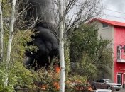 На месте прилета бушует пожар