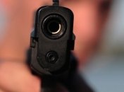 В Киеве телеканал NewsOne был заблокирован неизвестными в военной форме