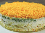 Яркий салат украсит любой стол