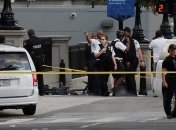 Стрельба возле Белого дома: нападавший грозил "убивать людей"