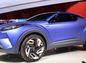 Toyota представила кроссовер CH-R