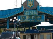 Дальнобойщик напился на погранпосту с Беларусью и "начудил" на целый букет протоколов (видео)