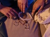 Найкращі трендові прикраси весни 2023 — добірка