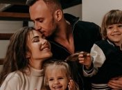 "Полгода, как мы уже не вместе":  София Стужук со слезами рассказала про развод с покойным мужем