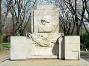 Варшава полностью освободилась от памятников Благодарности советской армии