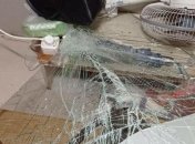 В Киеве компания молодых людей устроила погром на станции скоростного трамвая: фото последствий