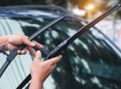 За дворниками также важно следить