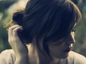 Уход за окрашенными волосами летом 