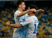 Николай Шапаренко и Карлос Де Пена празднуюn гол в матче против Колоса