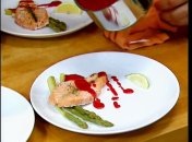 Лосось со спаржей