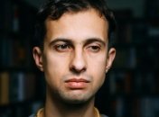 Писатель Любко Дереш борется за запрет на производство пальто в Украине 