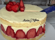 Такий тортик — класика літнього десерту