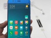 Xiaomi представила упрощенную версию смартфона Mi Note 3