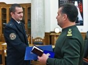 Полторак наградил лучшего выпускника Академии высшего сержантского состава ВМС США