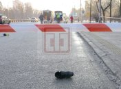 Хлебная машина насмерть сбила женщину-пешехода в Киеве: эксклюзивные фото с места аварии