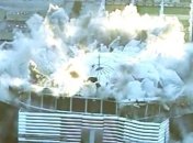 В США мощным взрывом снесли футбольный стадион: зрелищное видео