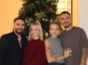 Дані Карвахаль та Хоселу відсвяткували Різдво з дружинами-близнюками
