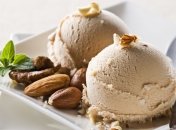 В ресторане посетителей доводят до слез мороженым