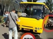 В Киеве маршрутка насмерть сбила женщину 