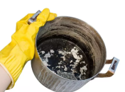 Отмыть пригоревшую кастрюлю очень легко, зная несколько хитростей