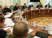 Порошенко попросил НБУ обеспечить бесперебойную работу всех филиалов "Приватбанка"