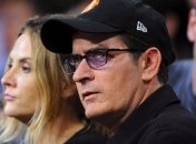 Чарли Шин заплатил налоги Линдси Лохан