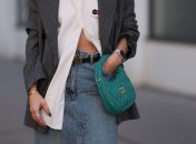Сумка-хобо от Miu Miu – одна из самых популярных моделей
