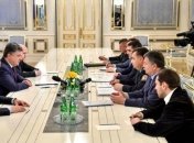 Президент проводит совещание с силовиками