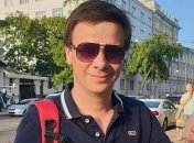 Дмитрий Комаров провел обязательный ритуал над собой 