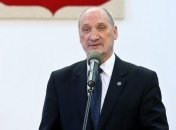 Шесть экс-министров Польши выступили против действующего министра обороны