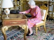 Піжама і домашній затишок. Фото королеви Єлизавети на карантині