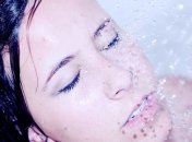 Выглядеть "свежо" очень просто: эффективные способы убрать утреннюю отечность с лица