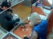 Неизвестные ограбили ювелирный магазин на Буковине